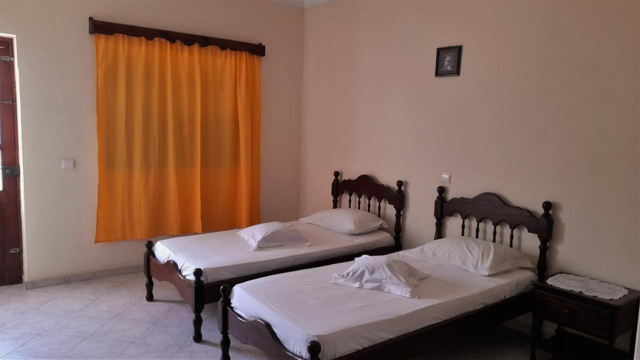 Residencial Rosa Criola Bed & Breakfast Sal Rei Exterior foto
