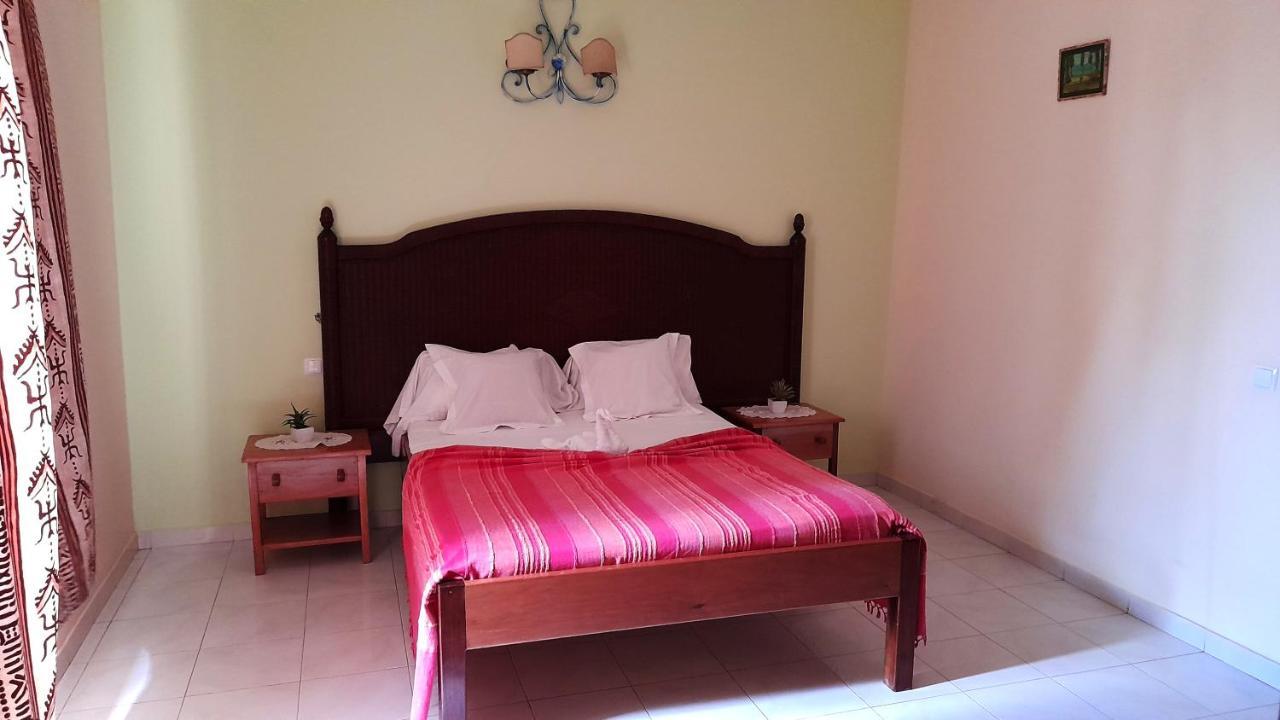 Residencial Rosa Criola Bed & Breakfast Sal Rei Exterior foto