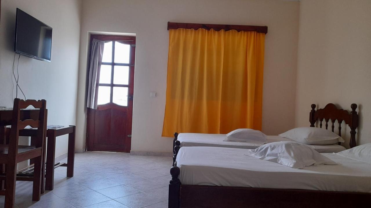 Residencial Rosa Criola Bed & Breakfast Sal Rei Exterior foto